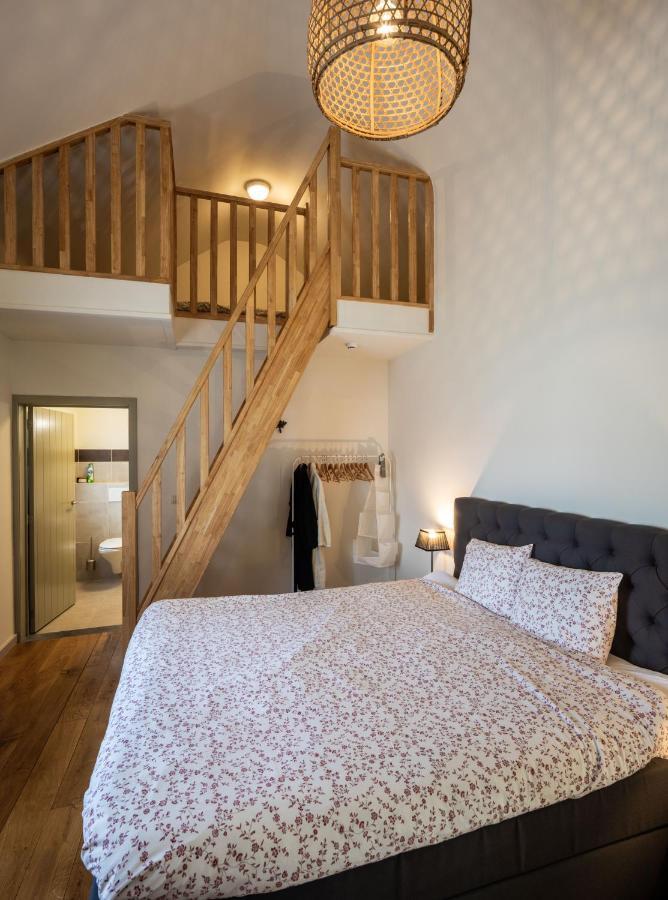 De Bloesem Bed & Breakfast Hoeselt