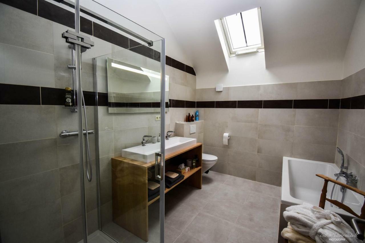 De Bloesem Bed & Breakfast Hoeselt