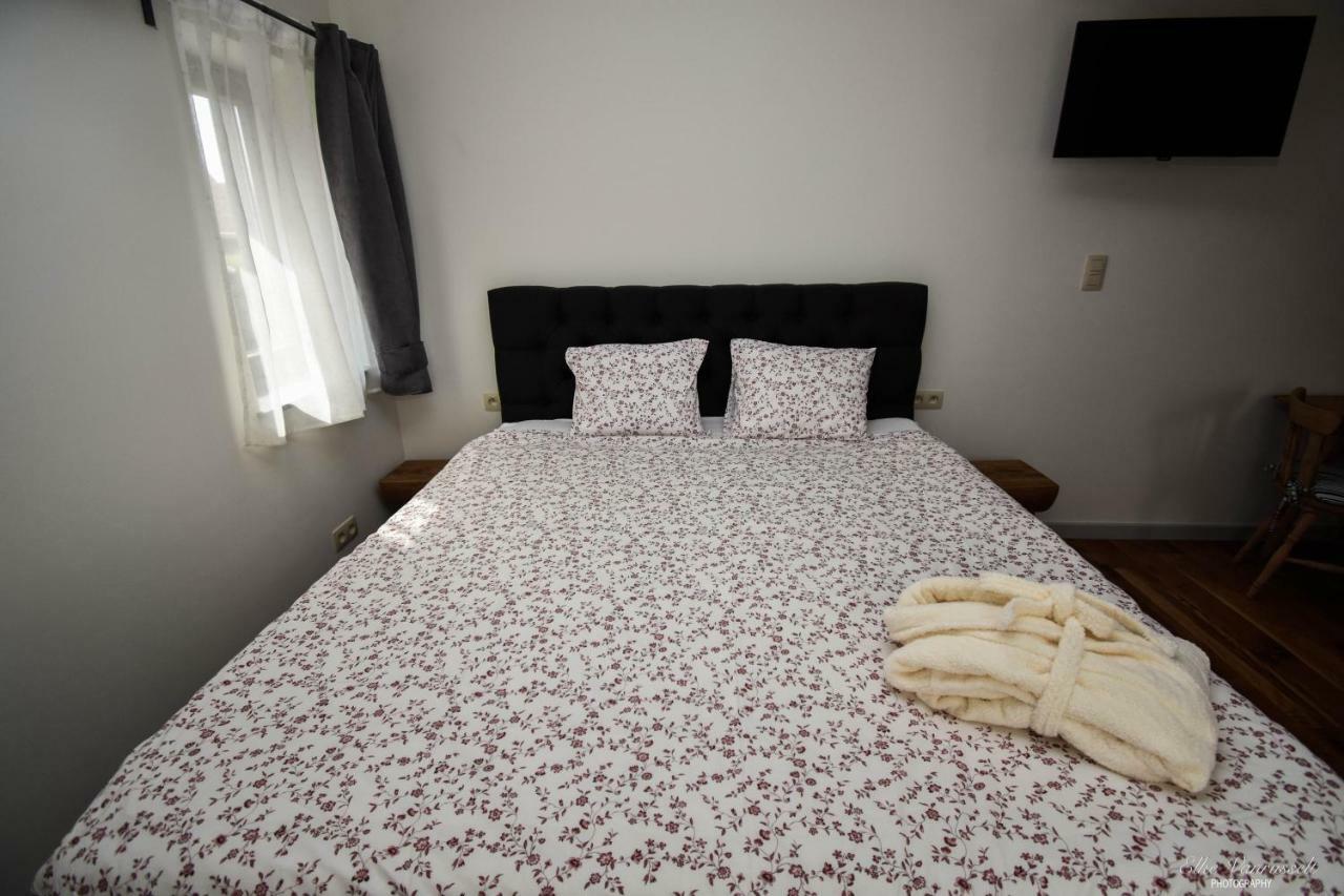 De Bloesem Bed & Breakfast Hoeselt